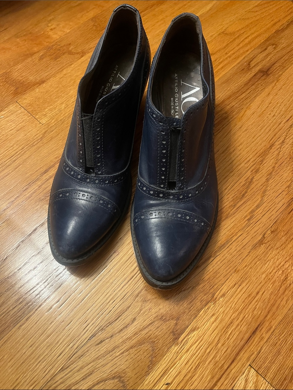 Attilio Giusti Leombruni Navy Leather Brogue Oxfords- size 38